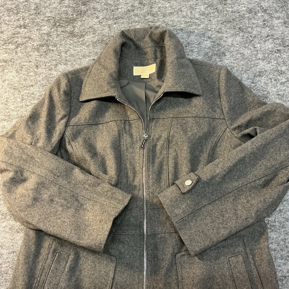 Michael Kors Wool Blend Women’s Luxurious Gray Zip Up Pea Coat Size XL - Picture 2 of 5